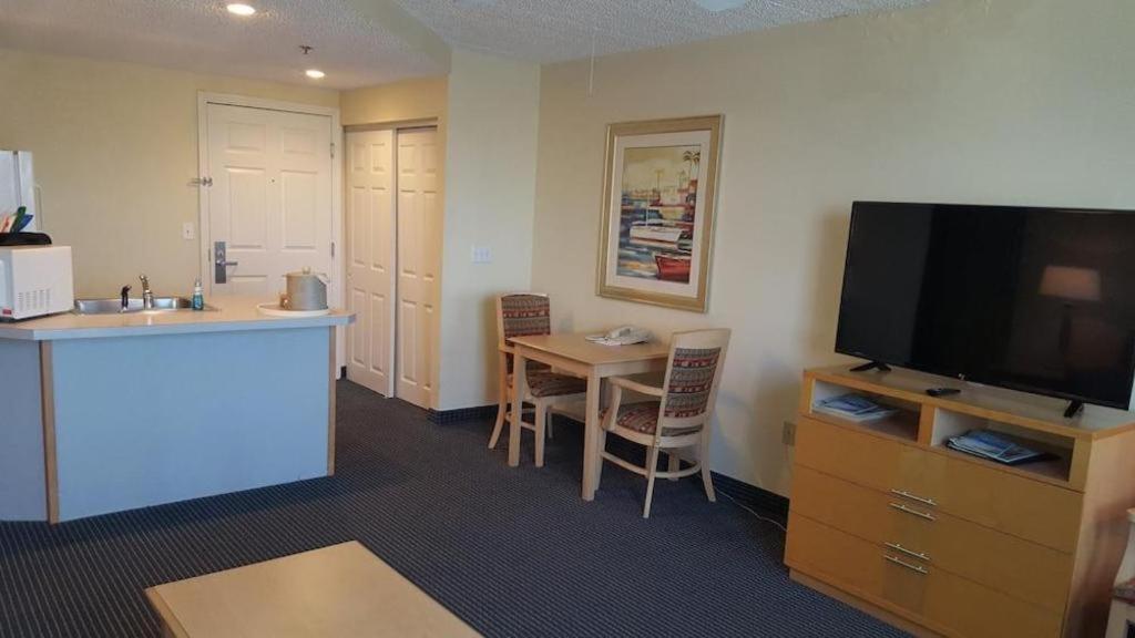 Chart House Suites And Marina Clearwater Beach Exteriör bild