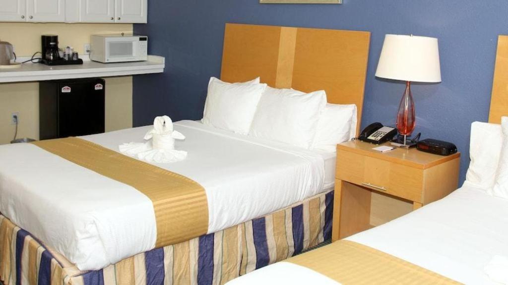 Chart House Suites And Marina Clearwater Beach Exteriör bild