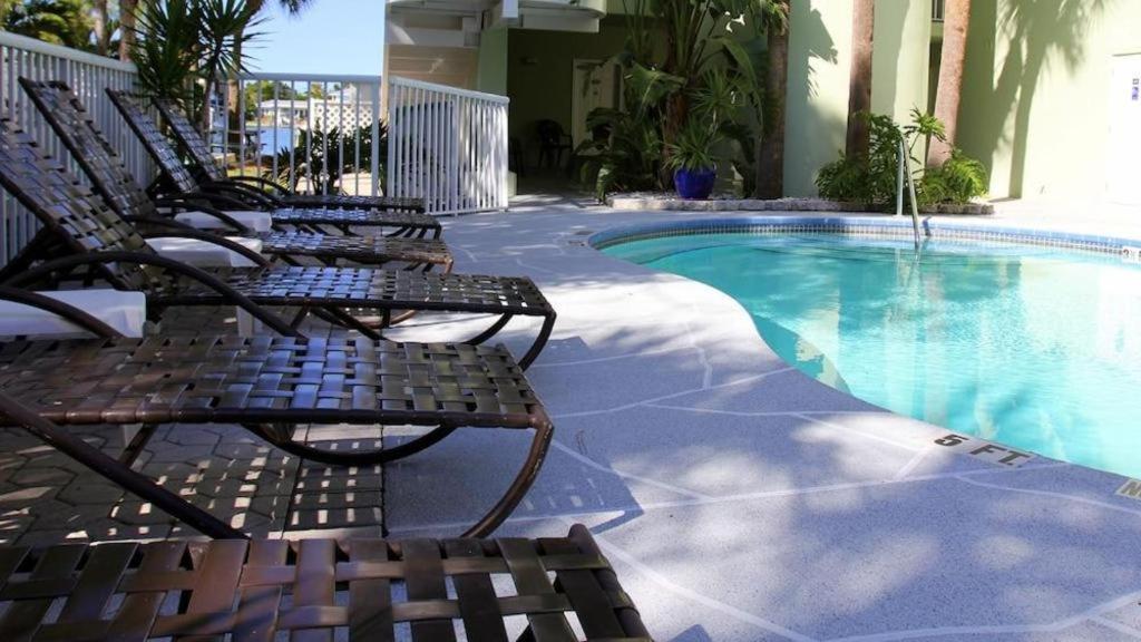 Chart House Suites And Marina Clearwater Beach Exteriör bild